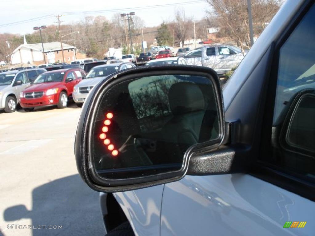 2006 Suburban LT 1500 4x4 - Summit White / Tan/Neutral photo #42