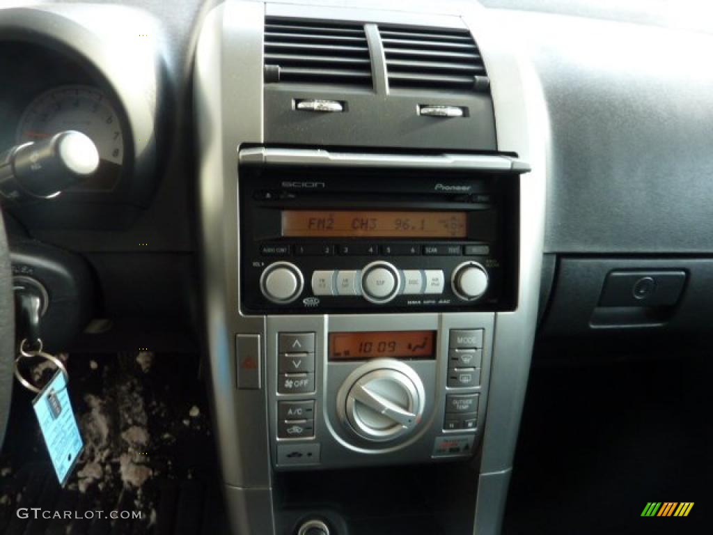 2009 Scion tC Standard tC Model Controls Photo #41523513