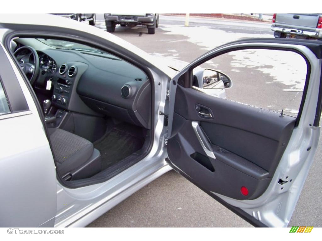 2009 Pontiac G6 V6 Sedan Ebony Door Panel Photo #41525985