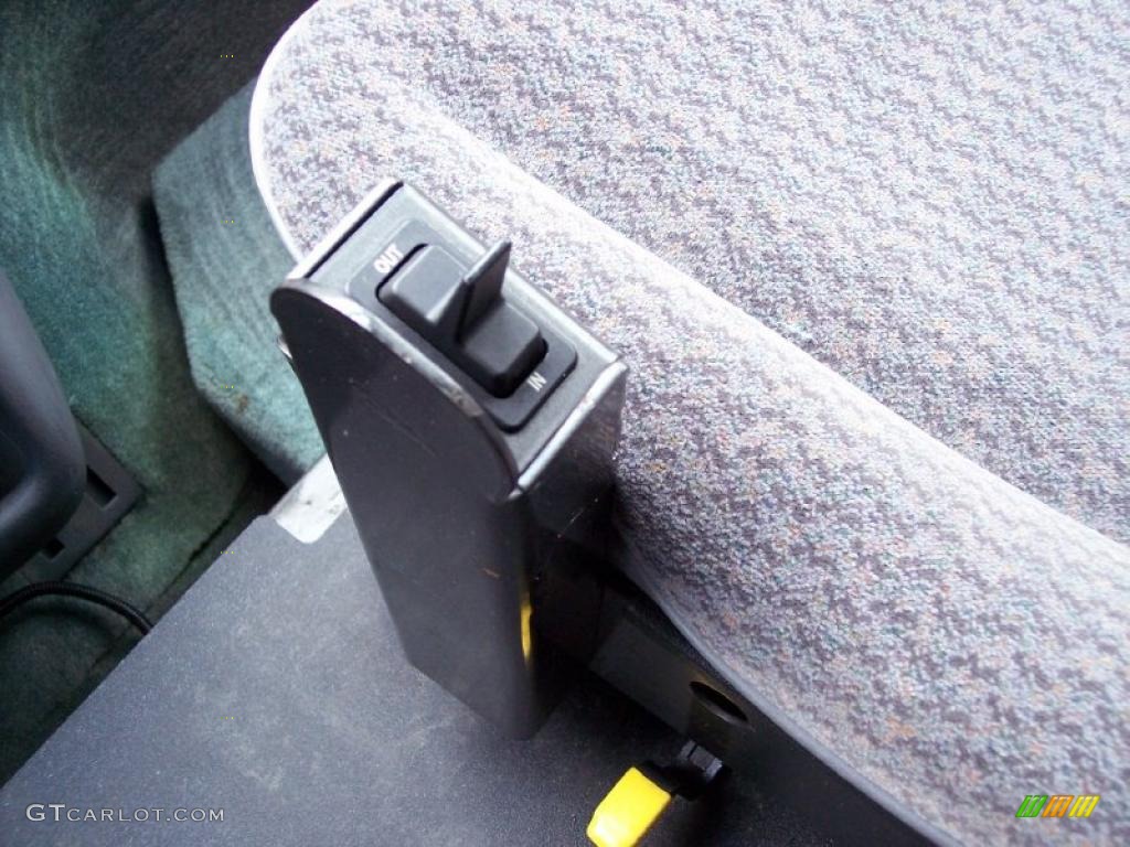 2000 Grand Caravan SE - Patriot Blue Pearlcoat / Mist Gray photo #37