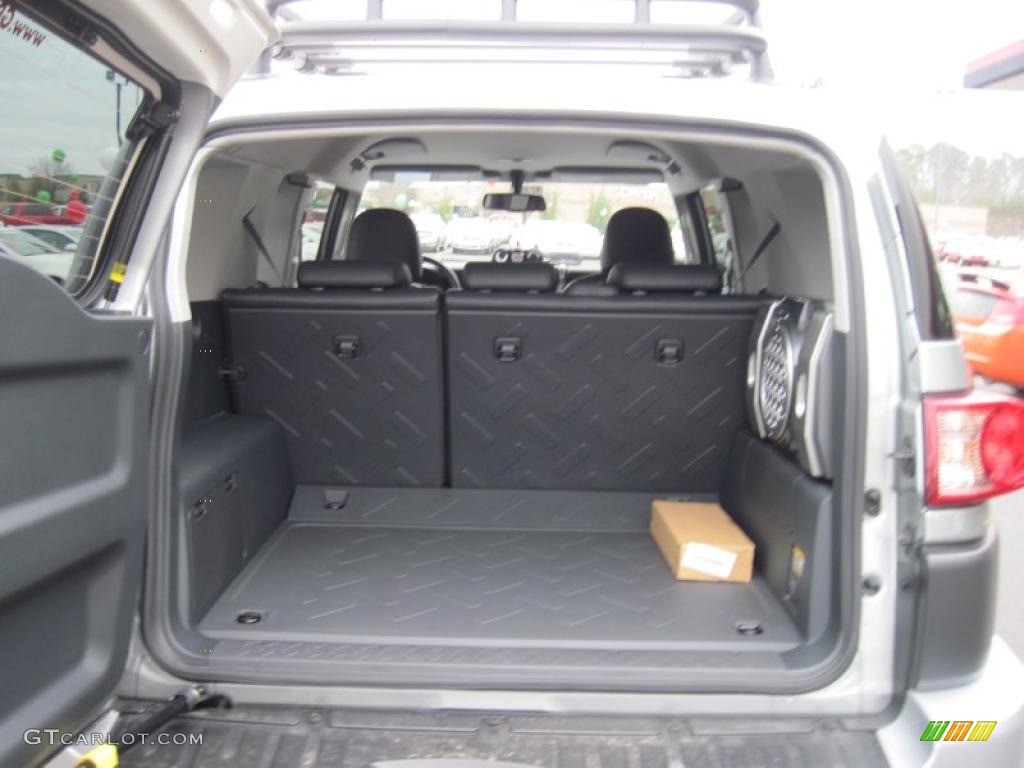 2010 Toyota FJ Cruiser 4WD Trunk Photo #41529133