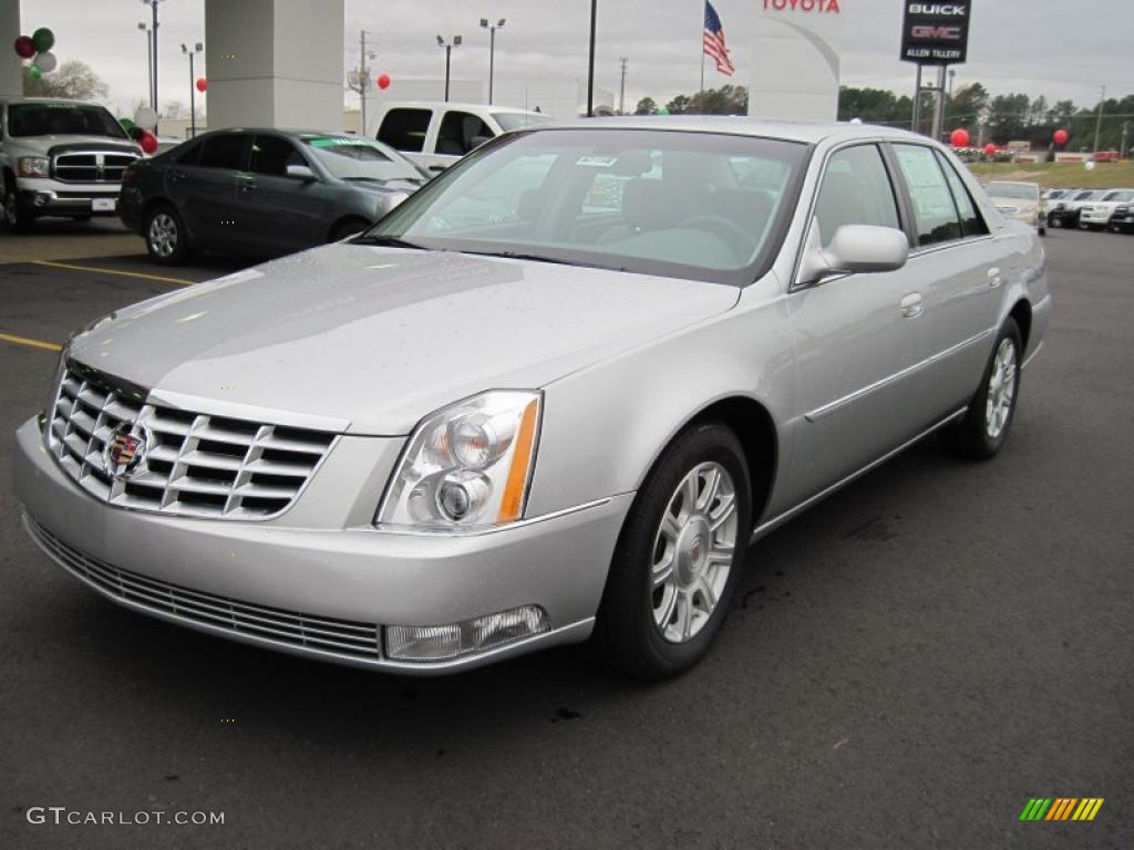 2011 Radiant Silver Metallic Cadillac Dts 41508412