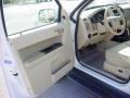 2010 White Suede Ford Escape Limited V6  photo #17