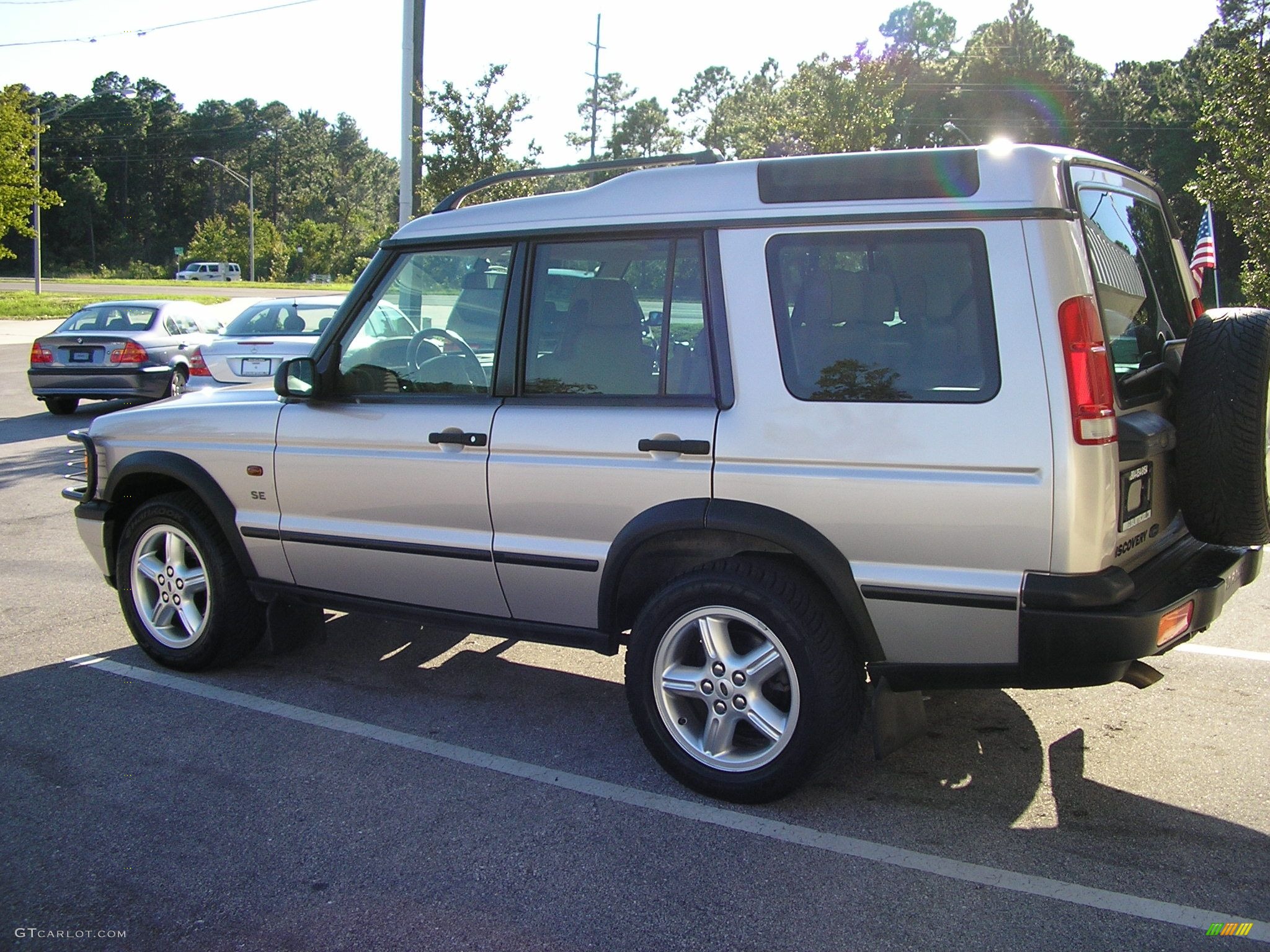 2001 Discovery II SE - White Gold Pearl Metallic / Bahama Beige photo #2