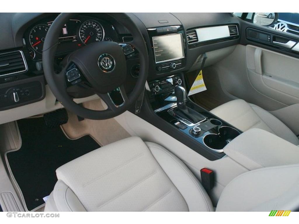 Cornsilk Beige Interior 2011 Volkswagen Touareg VR6 FSI Sport 4XMotion Photo #41531757