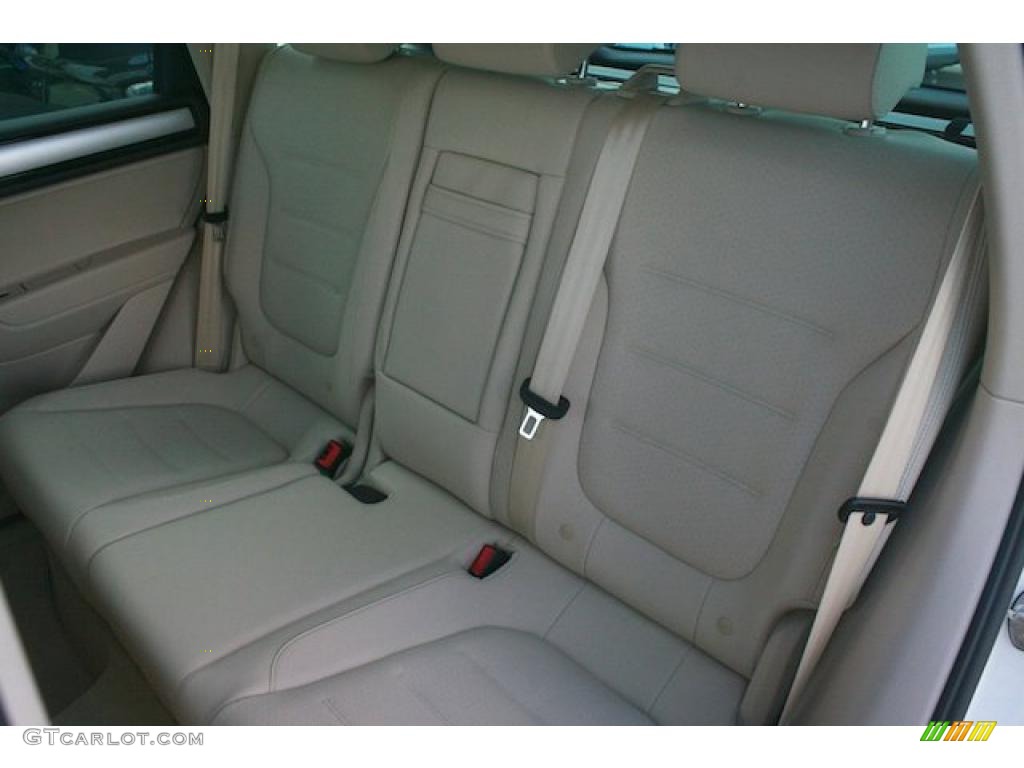 Cornsilk Beige Interior 2011 Volkswagen Touareg VR6 FSI Sport 4XMotion Photo #41531821