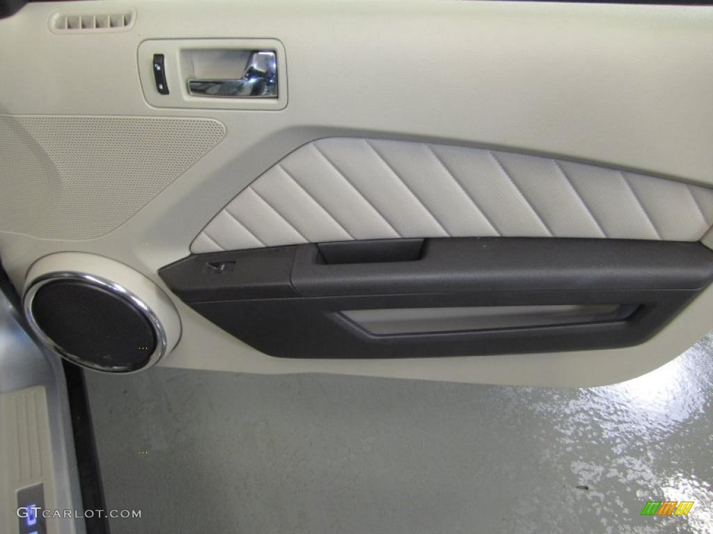 2011 Ford Mustang V6 Premium Convertible Stone Door Panel Photo #41537288