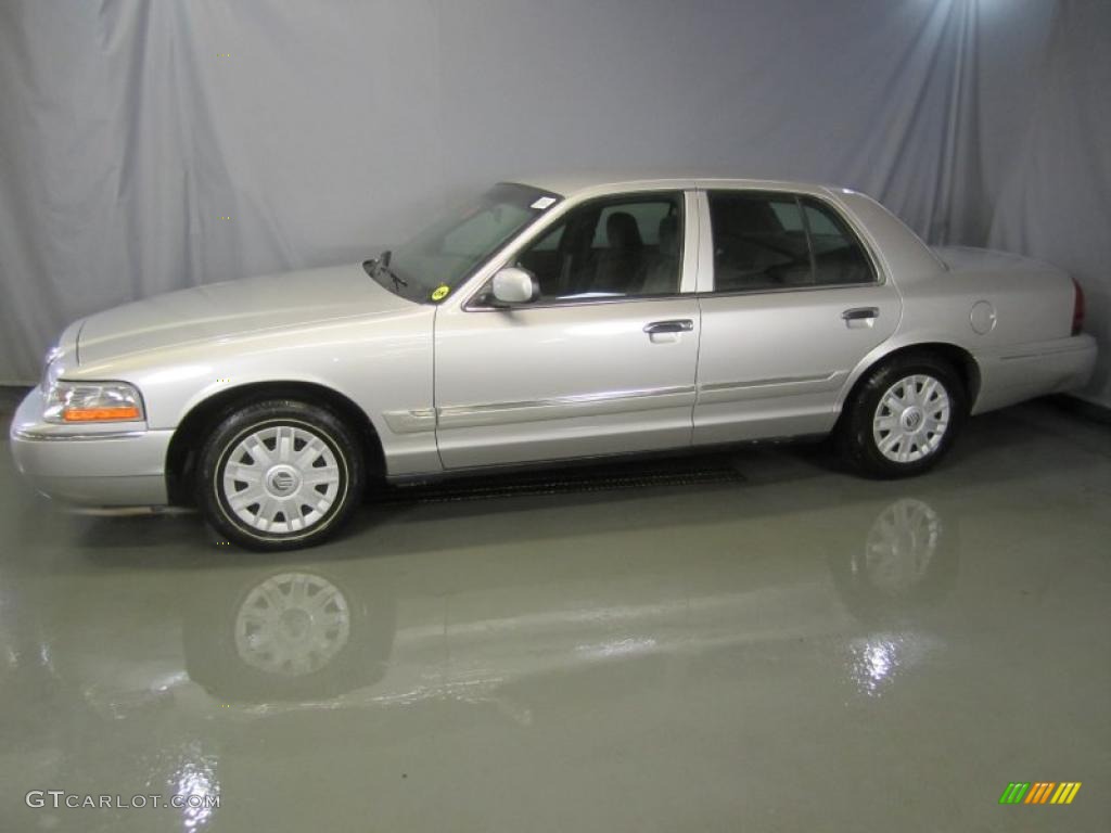 2004 Grand Marquis GS - Silver Birch Metallic / Dark Charcoal photo #3