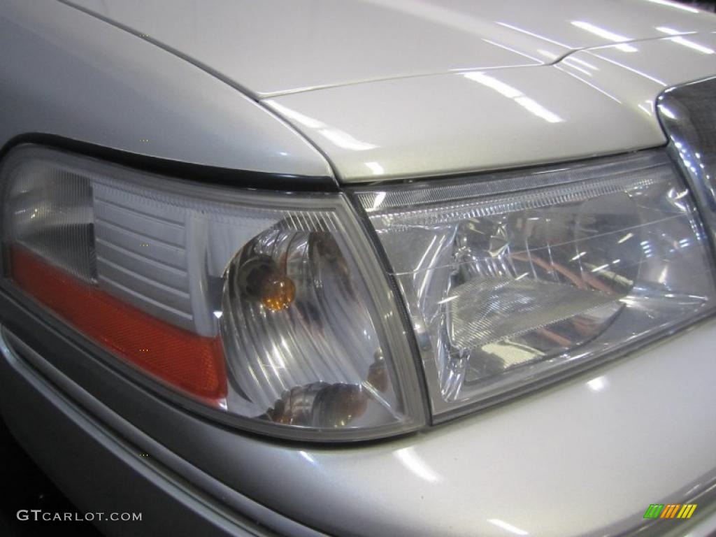 2004 Grand Marquis GS - Silver Birch Metallic / Dark Charcoal photo #5