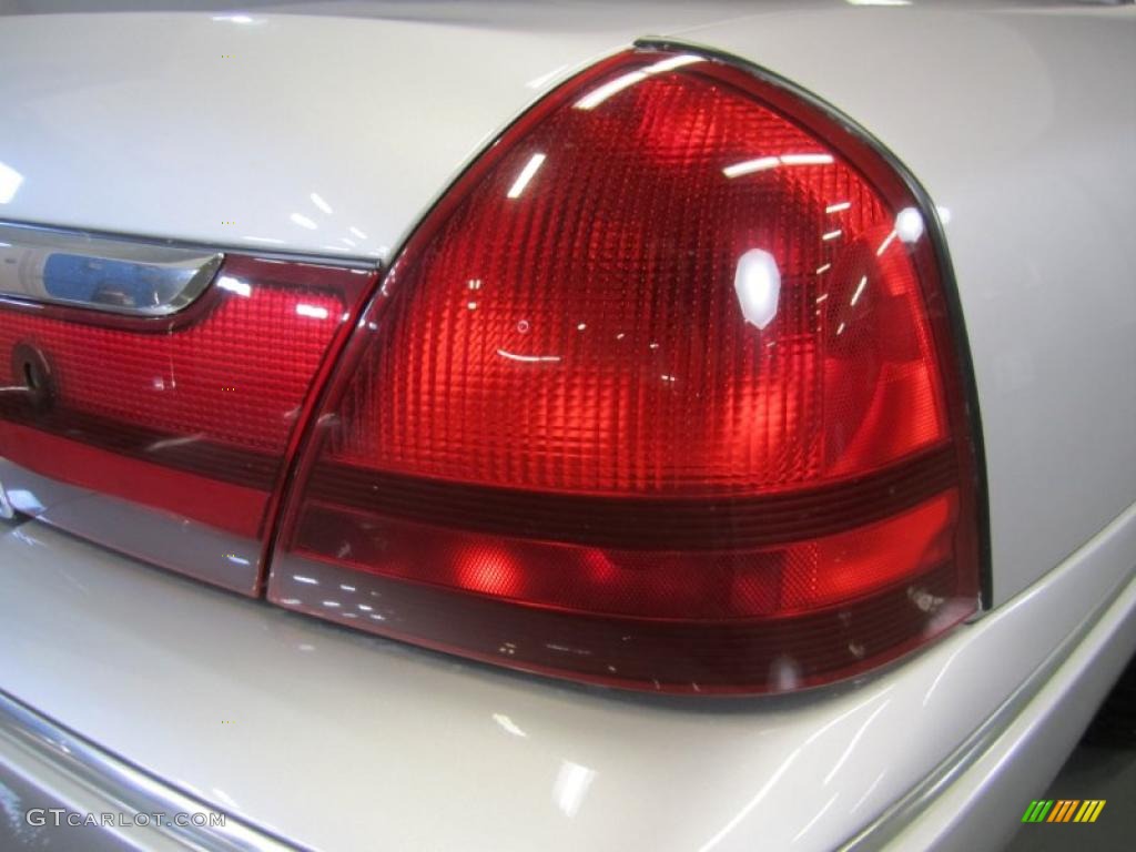 2004 Grand Marquis GS - Silver Birch Metallic / Dark Charcoal photo #12