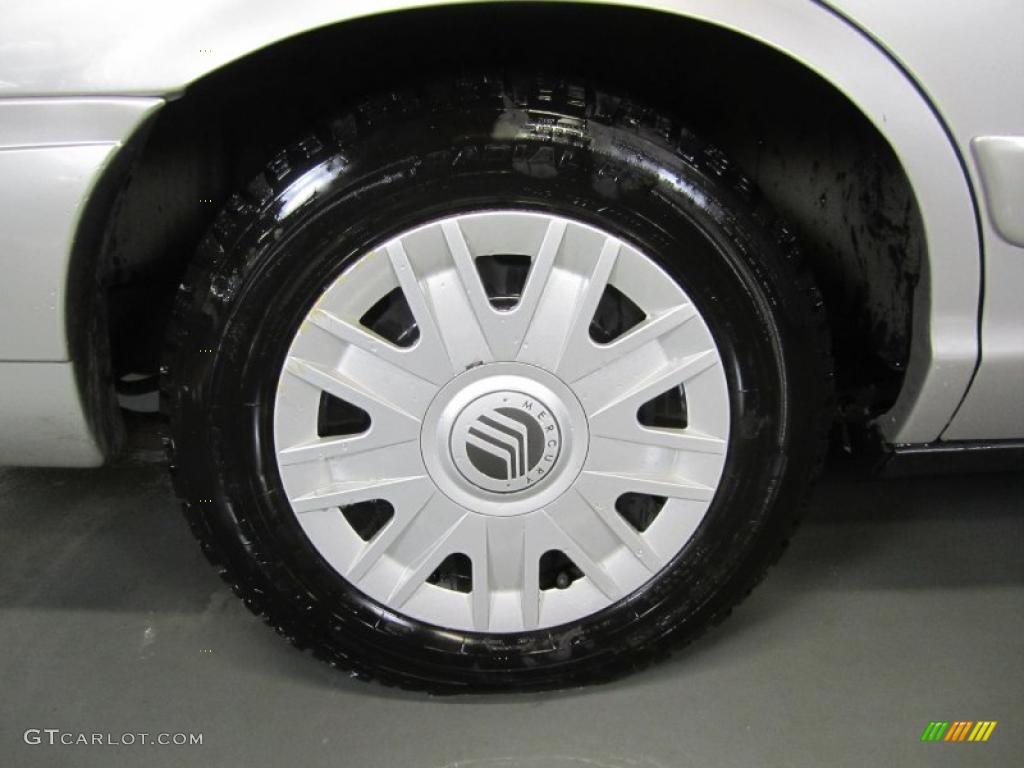 2004 Grand Marquis GS - Silver Birch Metallic / Dark Charcoal photo #15