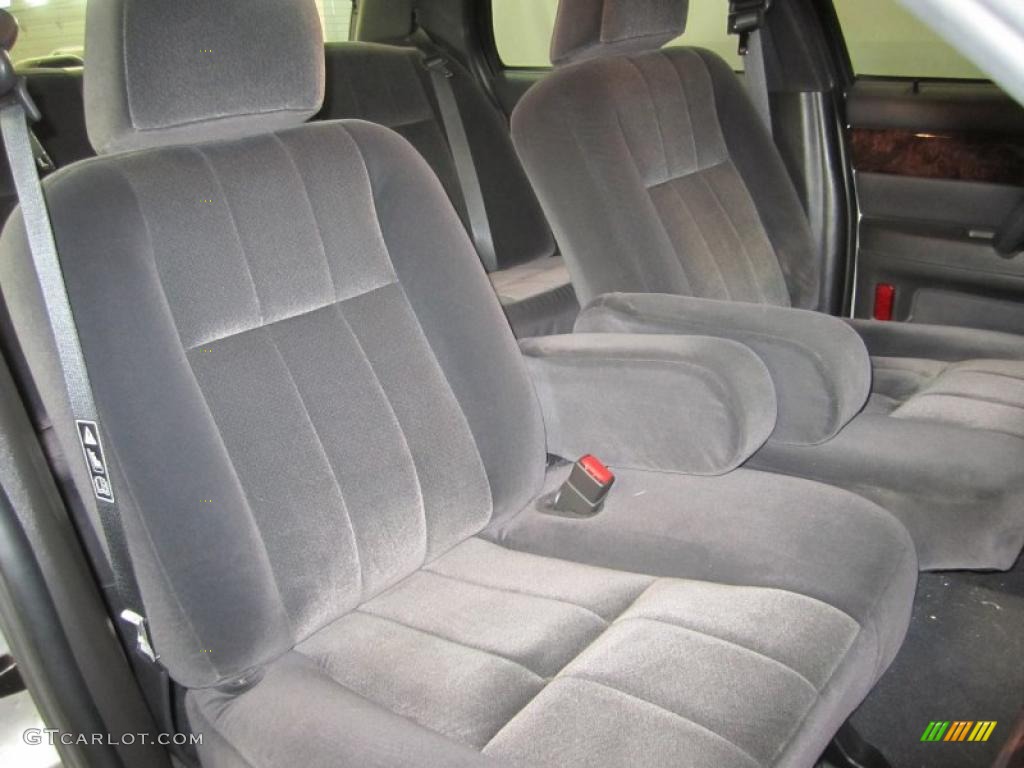 2004 Grand Marquis GS - Silver Birch Metallic / Dark Charcoal photo #19