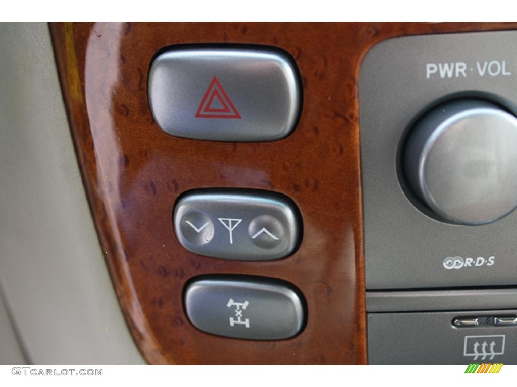 2004 Lexus LX 470 Controls Photo #41538908
