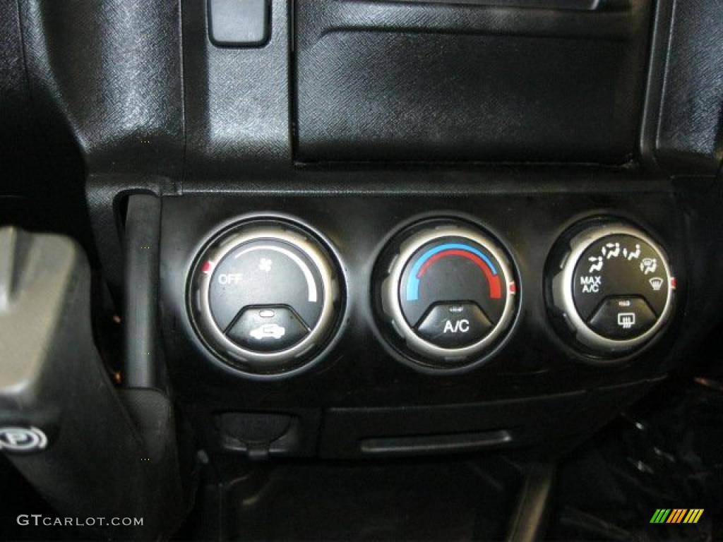 2005 Honda CR-V EX 4WD Controls Photo #41539392