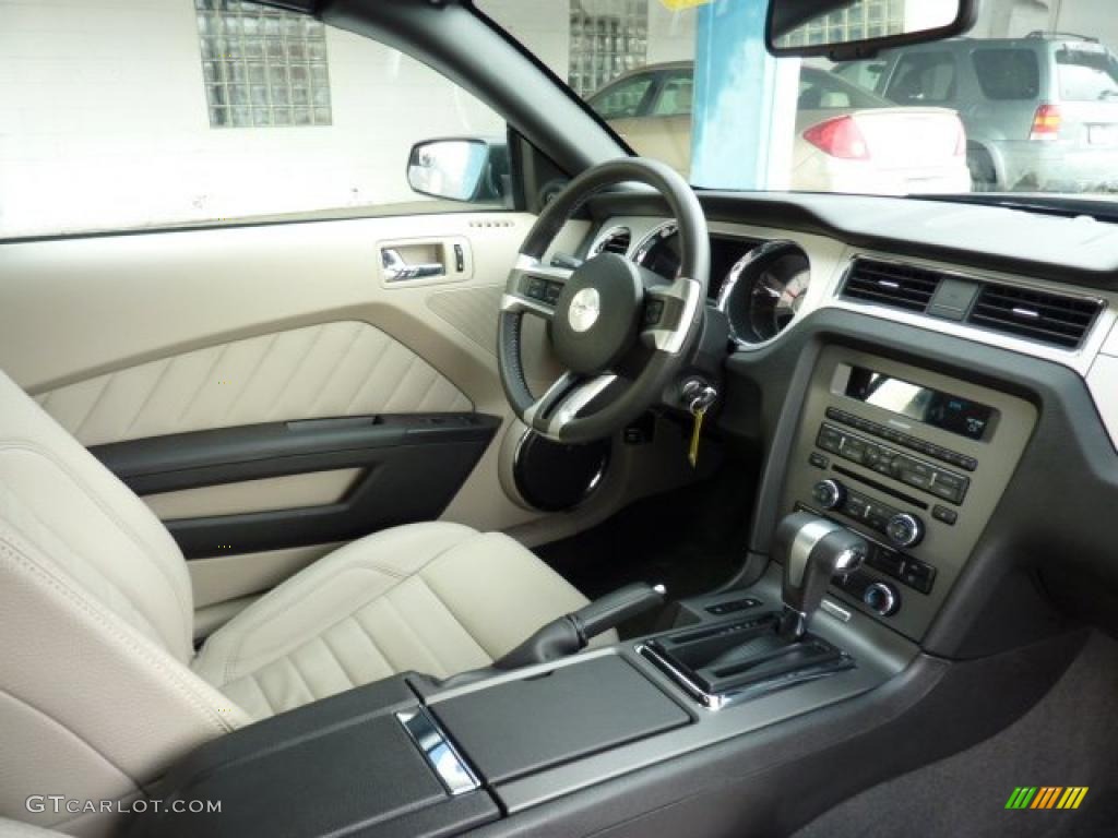 Stone Interior 2011 Ford Mustang V6 Premium Convertible Photo #41540444