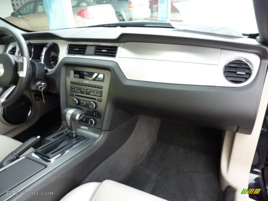 2011 Ford Mustang V6 Premium Convertible Stone Dashboard Photo #41540468