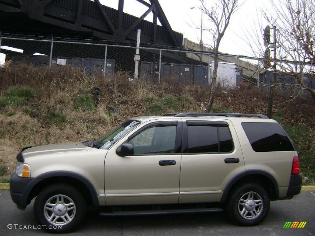 2003 Explorer XLS 4x4 - Harvest Gold Metallic / Medium Parchment Beige photo #2