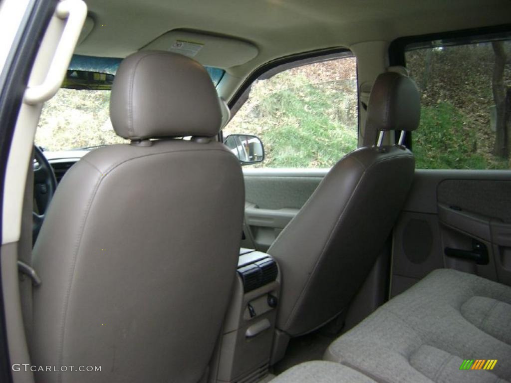 2003 Explorer XLS 4x4 - Harvest Gold Metallic / Medium Parchment Beige photo #9