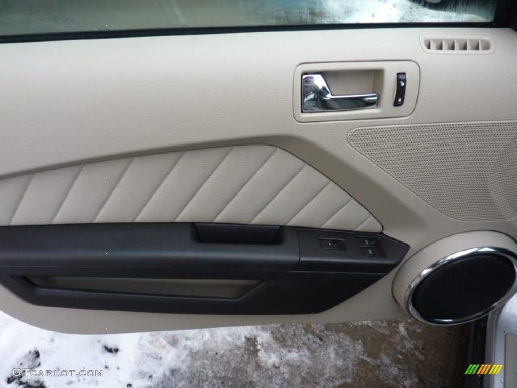 2011 Ford Mustang V6 Premium Convertible Stone Door Panel Photo #41540812