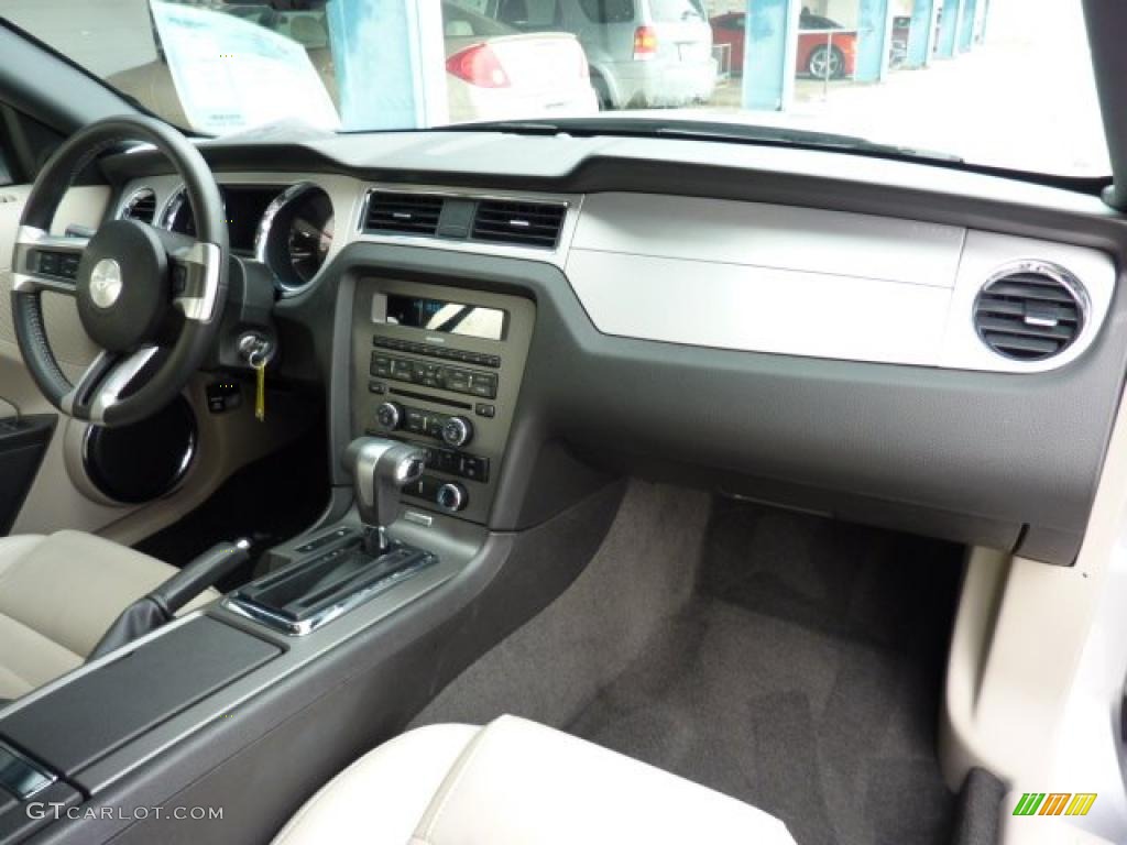 2011 Ford Mustang V6 Premium Convertible Stone Dashboard Photo #41540904