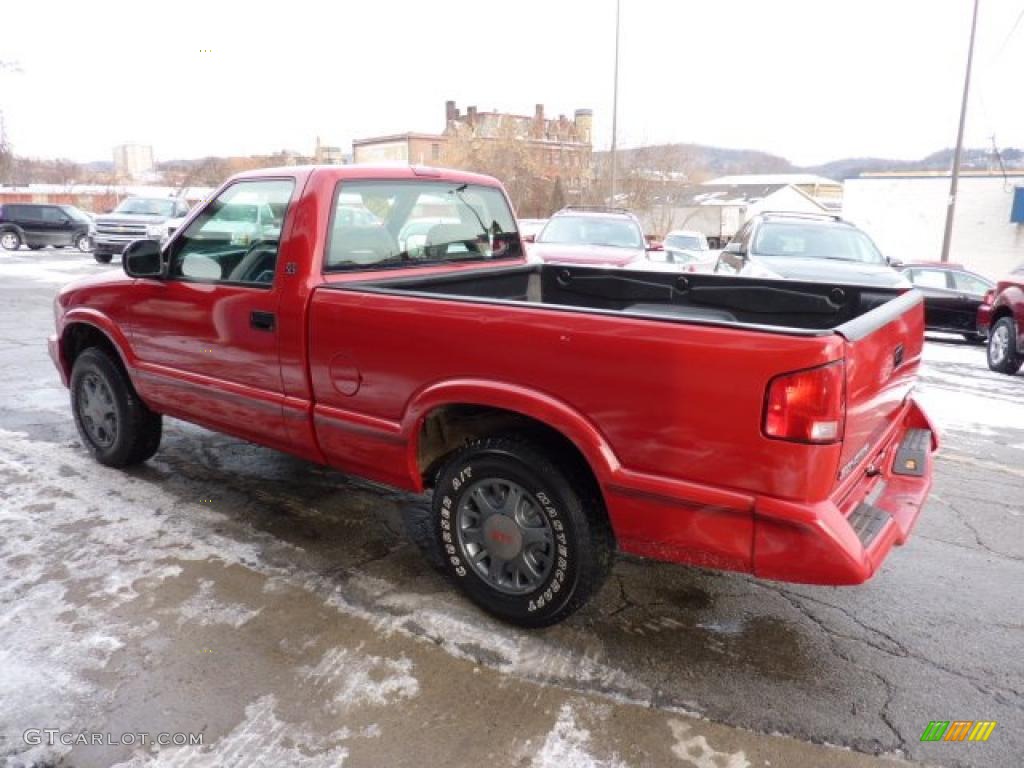 1994 Sonoma SLS Extended Cab 4x4 - Bright Red / Graphite photo #7