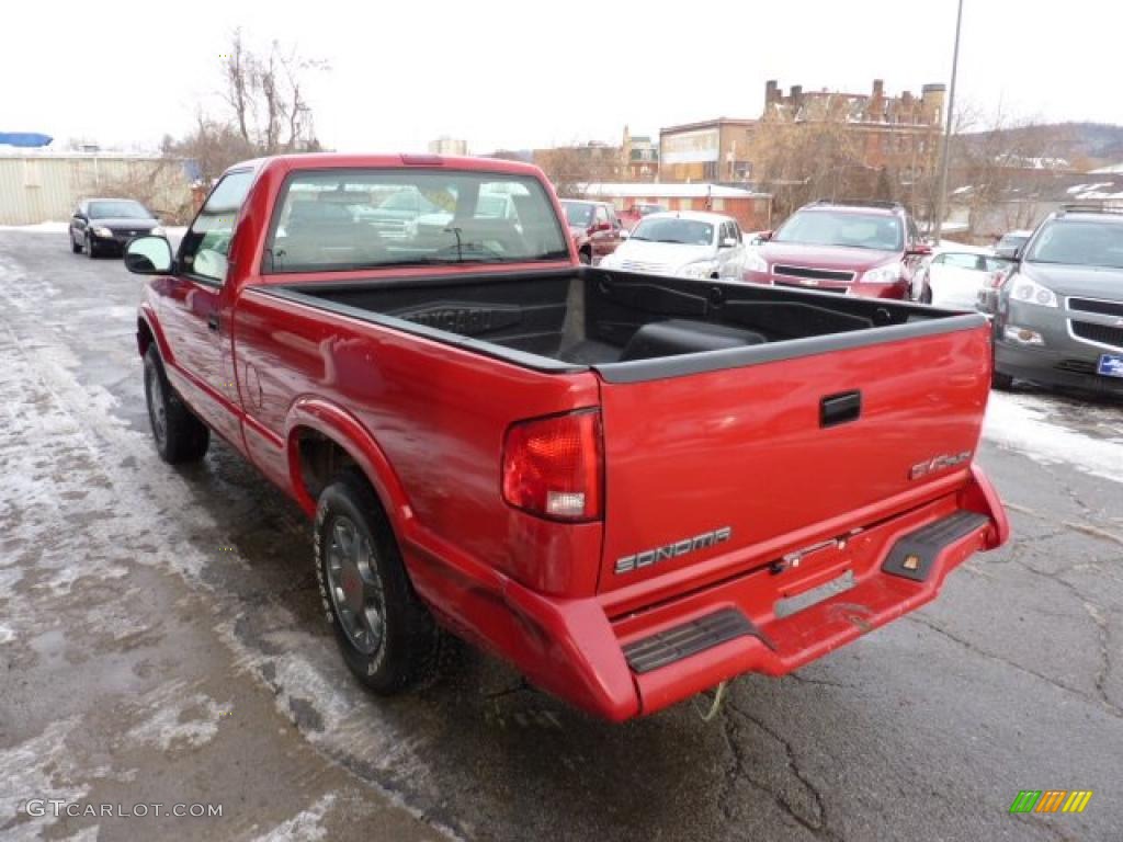 1994 Sonoma SLS Extended Cab 4x4 - Bright Red / Graphite photo #8