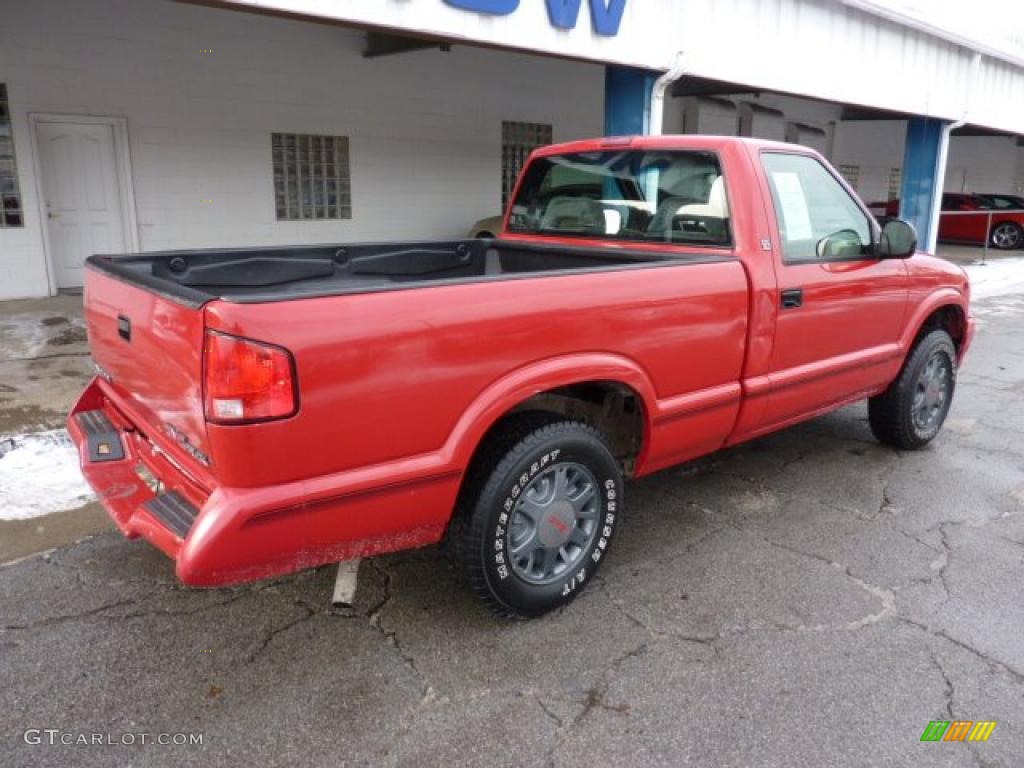 1994 Sonoma SLS Extended Cab 4x4 - Bright Red / Graphite photo #10