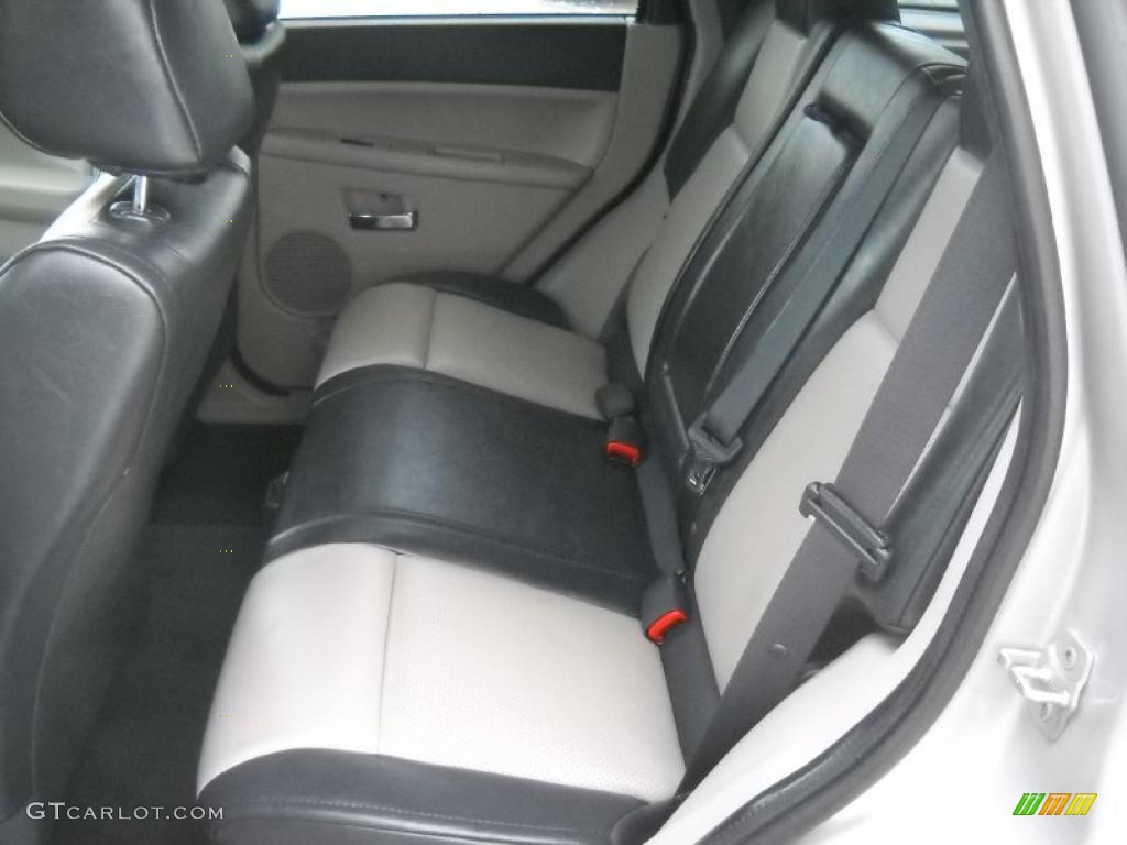2008 Grand Cherokee Limited 4x4 - Bright Silver Metallic / Dark Khaki/Light Graystone photo #11