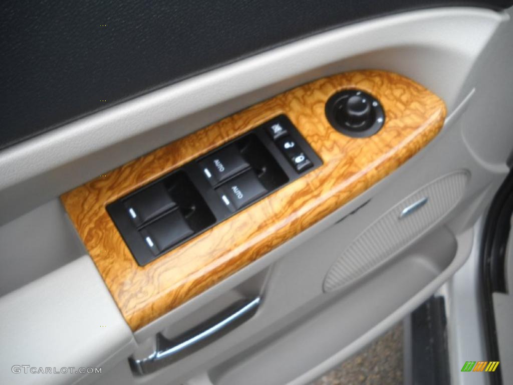 2008 Grand Cherokee Limited 4x4 - Bright Silver Metallic / Dark Khaki/Light Graystone photo #21