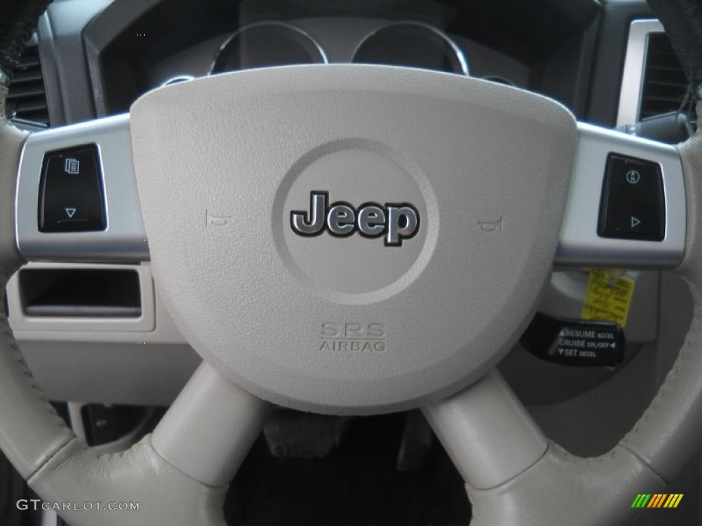 2008 Grand Cherokee Limited 4x4 - Bright Silver Metallic / Dark Khaki/Light Graystone photo #24