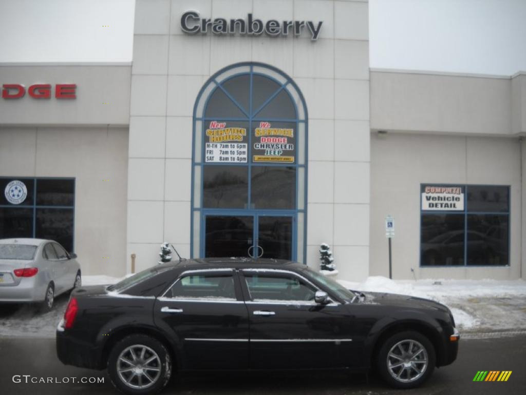 2008 300 C HEMI AWD - Brilliant Black Crystal Pearl / Dark Slate Gray photo #1