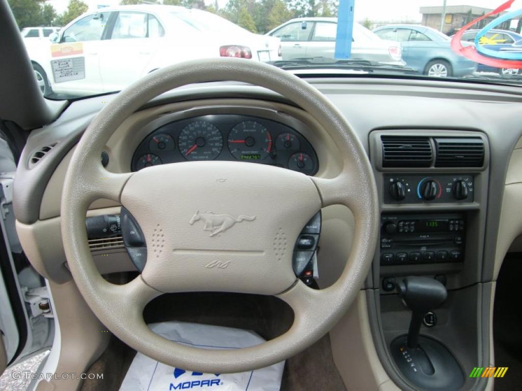 2003 Mustang V6 Convertible - Oxford White / Medium Parchment photo #17