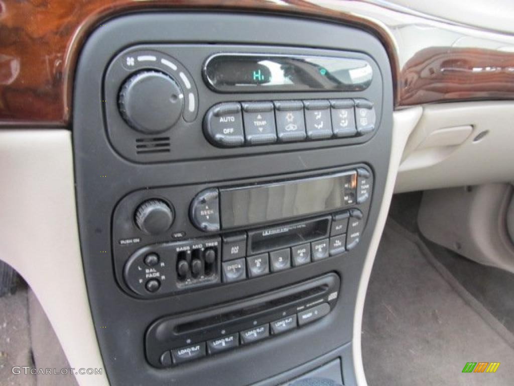 2002 Chrysler 300 M Sedan Controls Photo #41545685