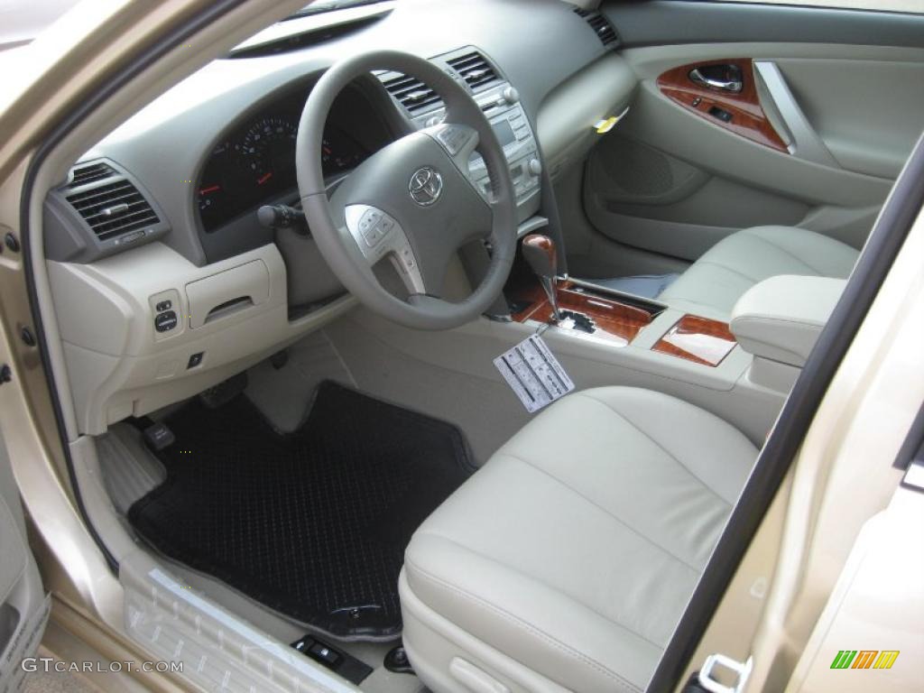 Bisque Interior 2011 Toyota Camry XLE V6 Photo #41548818
