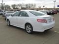 Super White - Camry SE Photo No. 5