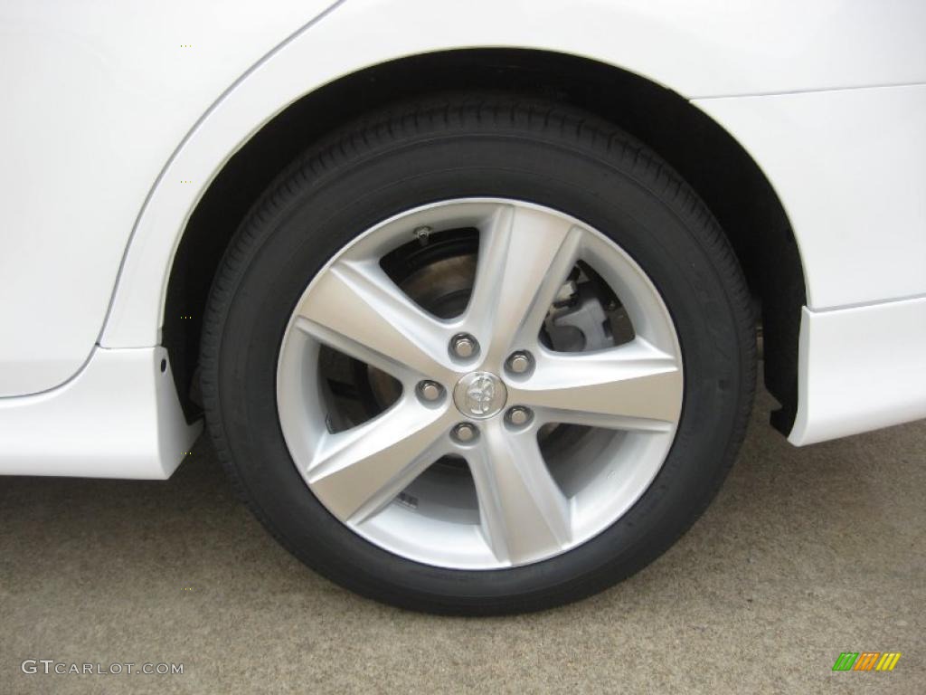 2011 Toyota Camry SE Wheel Photo #41549154