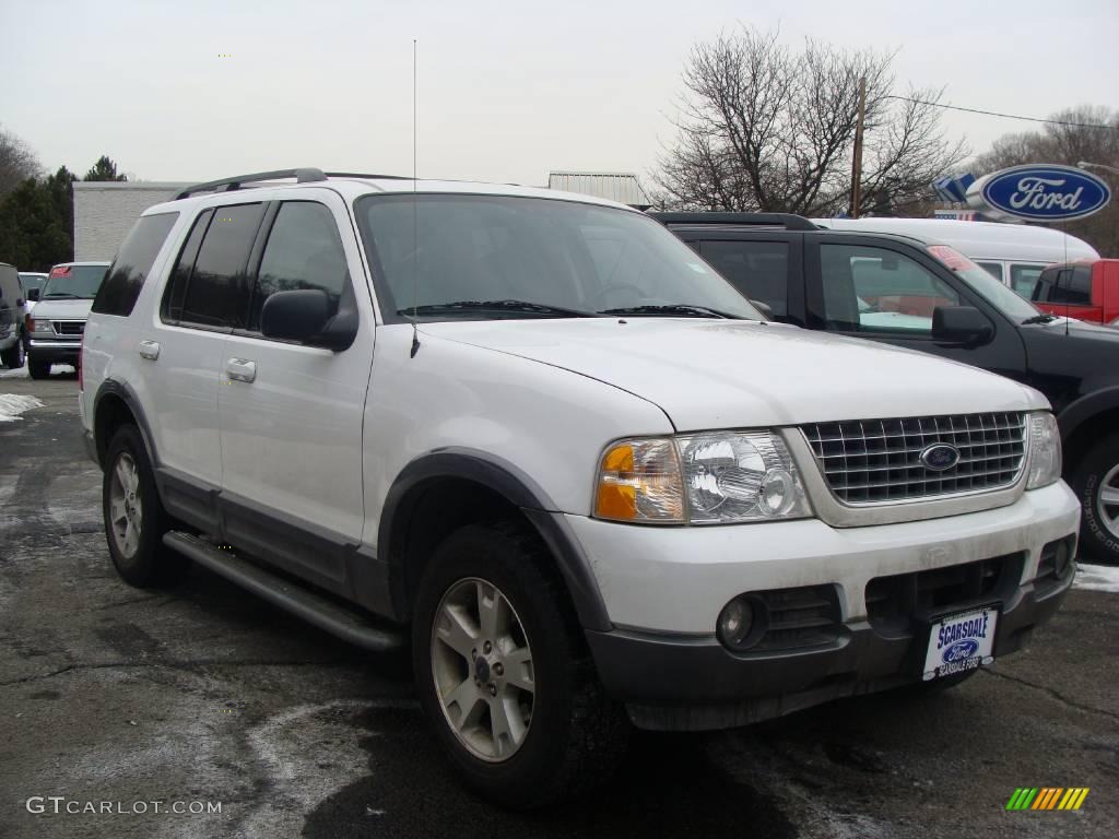 2003 Explorer XLT 4x4 - Oxford White / Graphite Grey photo #3