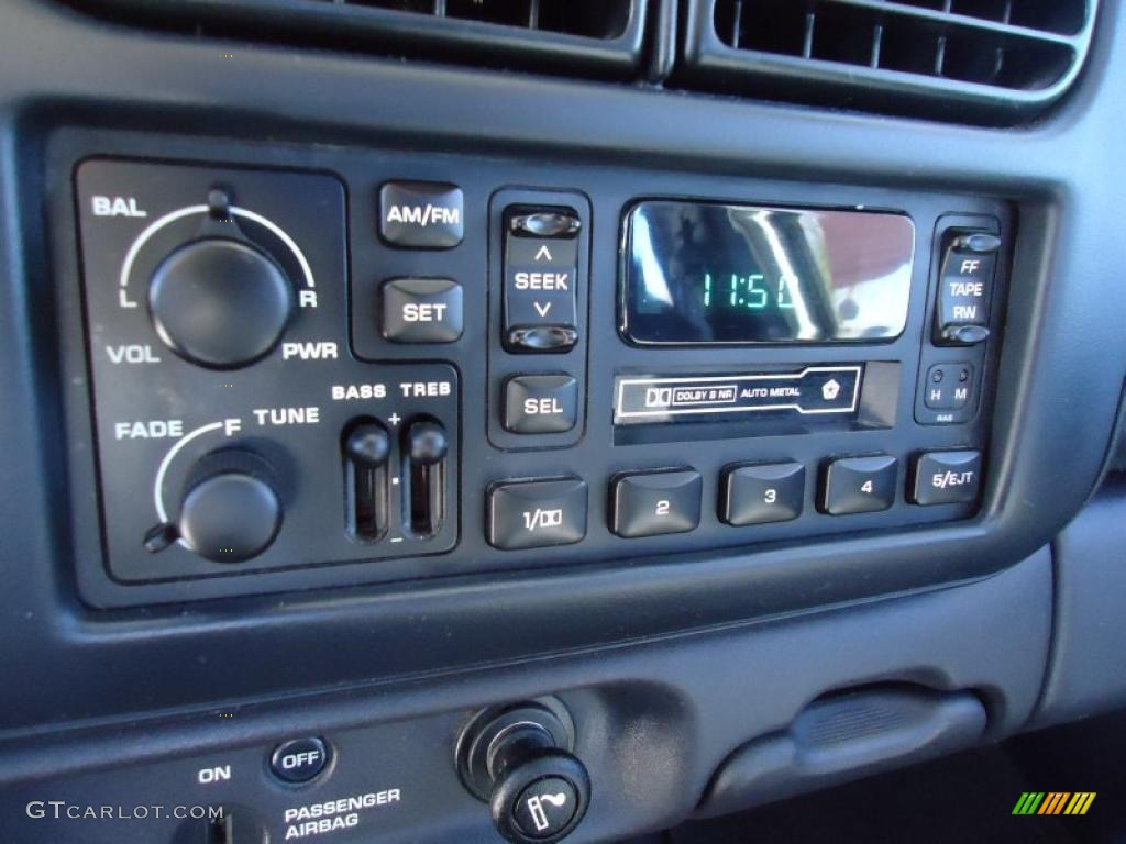 2000 Dodge Dakota Regular Cab Controls Photo #41555090