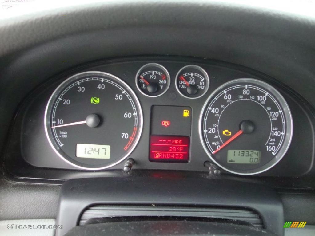 2001 Volkswagen Passat GLX Sedan Gauges Photo #41556034