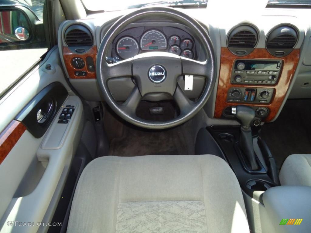 2005 Isuzu Ascender S Dashboard Photos