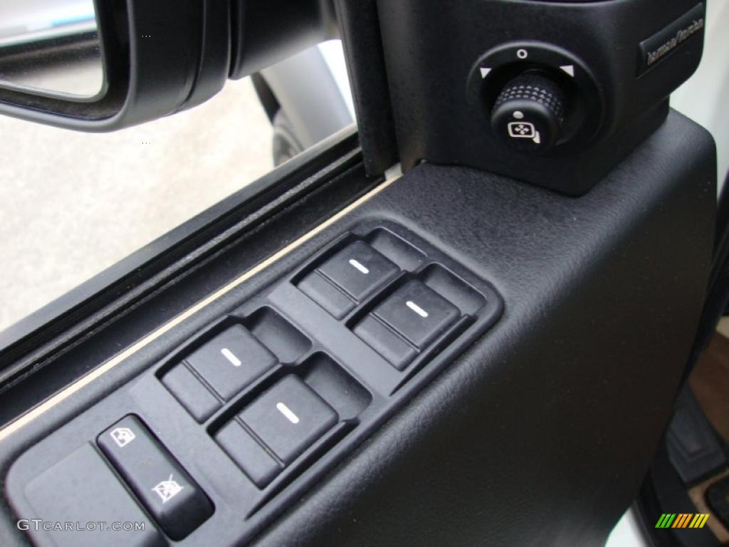 2006 Land Rover LR3 V8 SE Controls Photo #41558098