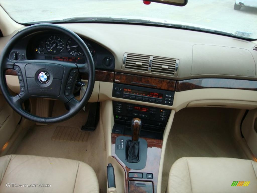 2001 BMW 5 Series 540i Sport Wagon Sand Beige Dashboard Photo #41559879