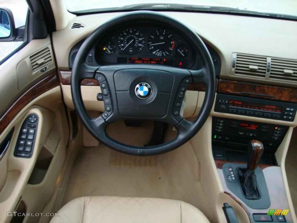 2001 BMW 5 Series 540i Sport Wagon Sand Beige Steering Wheel Photo #41559899