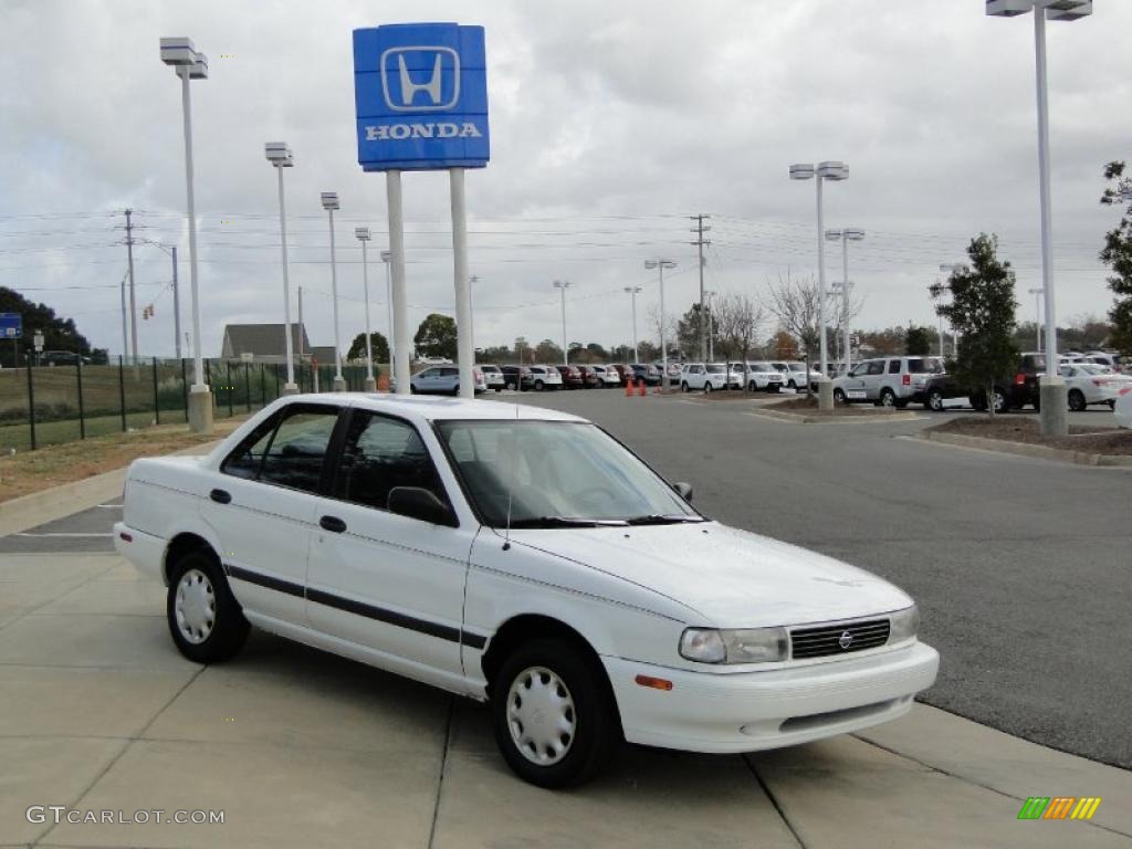 nissan sentra 1994 white