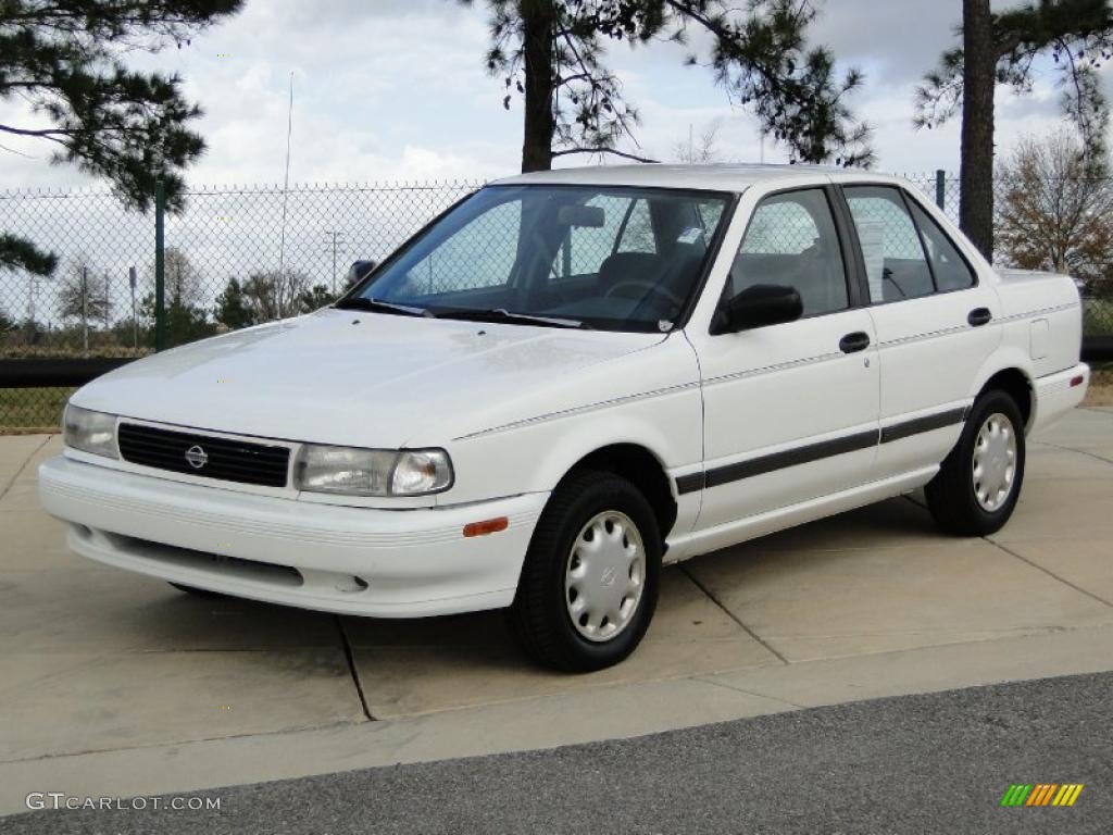 Glacier White 1994 Nissan Sentra XE Sedan Exterior Photo #41560427