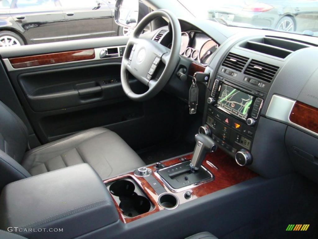Anthracite Interior 2010 Volkswagen Touareg VR6 FSI 4XMotion Photo #41560531