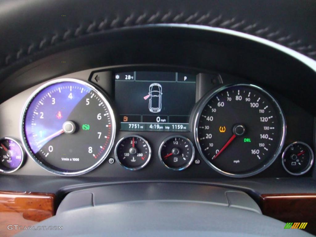2010 Volkswagen Touareg VR6 FSI 4XMotion Gauges Photo #41560967