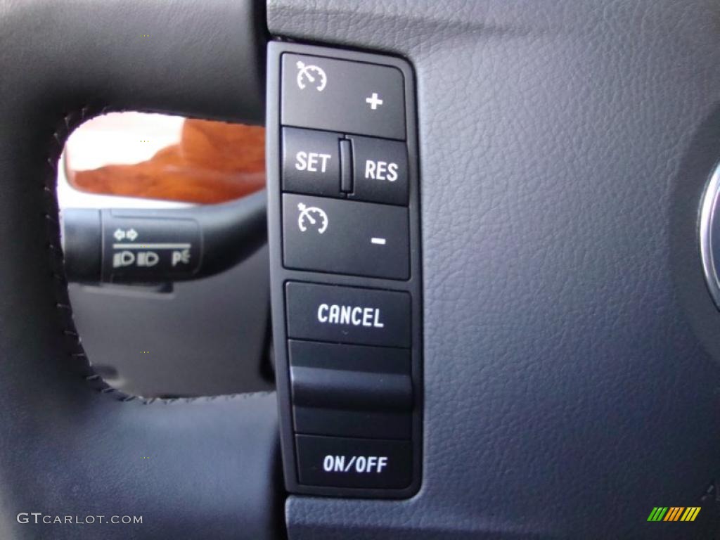 2010 Volkswagen Touareg VR6 FSI 4XMotion Controls Photo #41561015