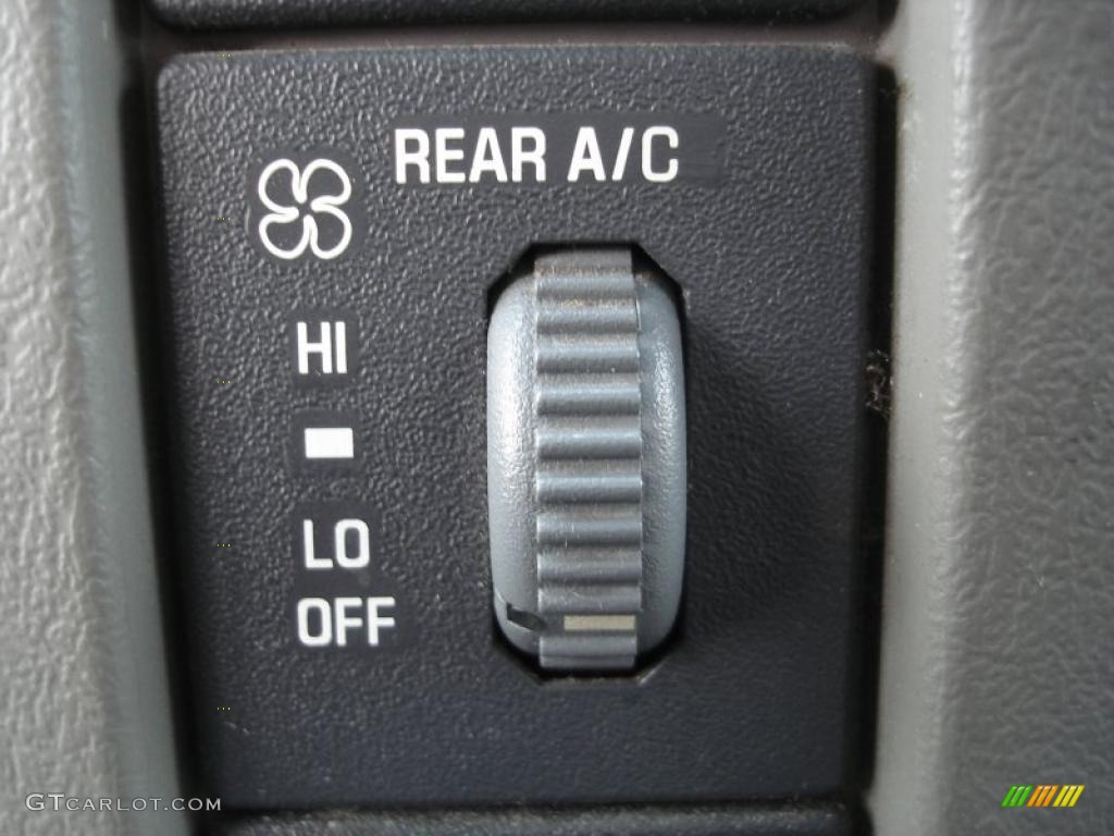 2000 Astro LS Passenger Van - Dark Forest Green Metallic / Medium Gray photo #2
