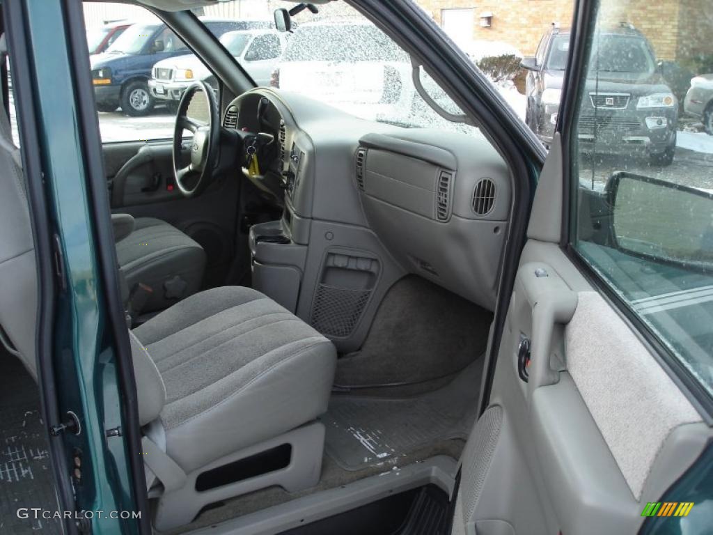 2000 Astro LS Passenger Van - Dark Forest Green Metallic / Medium Gray photo #8